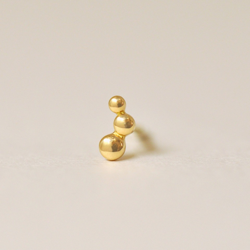 【 Solo Pierce】[ セカンドピアス] K18 3粒ハーフピアス