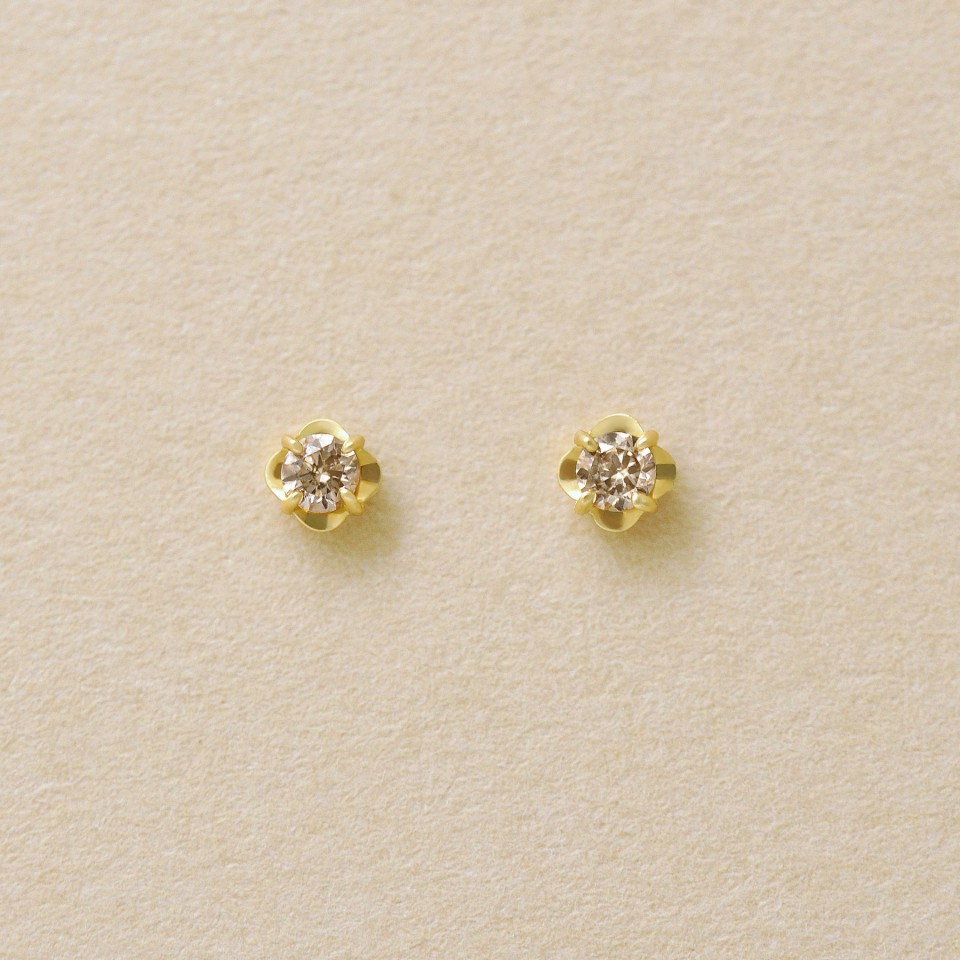 専用です。K18WG ダイヤモンドピアス  0,4ct フープピアス